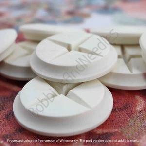 Set of 10 Vintage Galalith White Buttons Ø 22mm with Geometric Cutouts Casein - Picture 1 of 9
