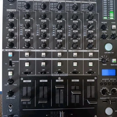 Mezclador DJ estéreo profesional de 5 canales CS-02 Foto 1 de 4