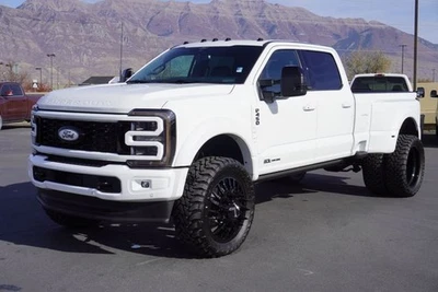 2025 Ford F-450 PLATINUM - Image 1 of 4