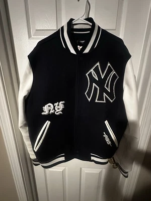 Chaqueta de bombardero universitaria 26 veces campeones de la Serie Mundial de los Yankees de Nueva York Foto 1 de 4