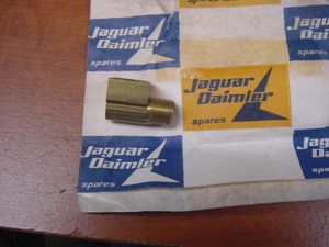 NOS Oil Brass Unions Auto Trans Jaguar all XKE XJ6 Ser I XJ12 XJS Model 8 + 12 - Picture 1 of 4