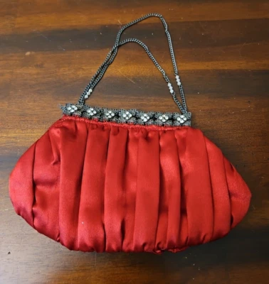 Vintage Retro Red Satin Silk Evening Purse 8-inch Chain for Formal Events - Image 1 of 4