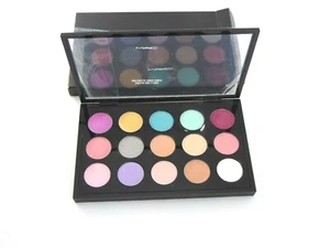 MAC Pro Colour Lidschatten Palette - 15 Farben - Neu im Karton - Bild 1 von 2