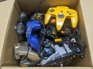 Nintendo 64 N64 Controller Menge 20 zufällige Farbe für Teile Reparatur Müll - Bild 1 von 1