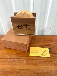 Vintage Lasercraft Untersetzer in Walnussholz Halter mit Laser geätztem Design - Bild 1 von 8