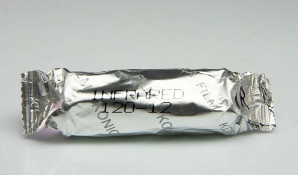 Película infrarroja Konica 120 caducada Foto 1 de 1