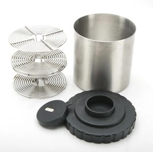 Markenlose Edelstahl-Entwicklungstanks für zwei 35 mm Rollen. Sauber. - Bild 1 von 2