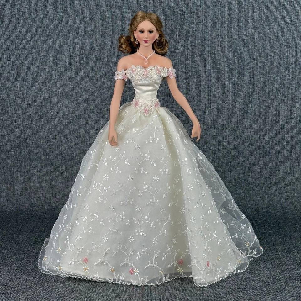 Ashton Drake Muñeca Novia Porcelana Vestido de Boda Cuentas Encaje 20" con Soporte Foto 1 de 4