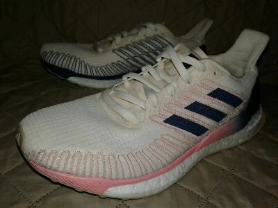 女式阿迪达斯 Solar Boost 尺码 7.5 B 跑步训练垫运动鞋 — 第 1/4 张图片