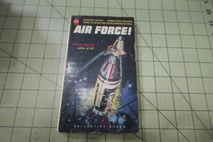 AIR FORCE ! BY FRANK HARVEY 1959 VINTAGE BALLANTINE BKS MILITARY AVIATION PB - Bild 1 von 3
