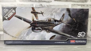 Academy 12465 P-40M/N - Kit Modelo Plástico Escala 1/72 Sellado - Imagen 1 de 6