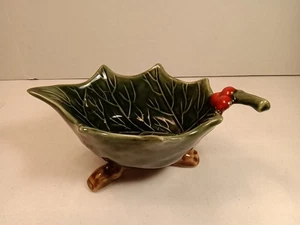 Servizio piatti caramelle vintage dipinto a mano foglia di agrifoglio noce verde rosso firmato - Foto 1 di 10