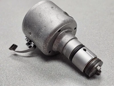 USED ORIGINAL BOSCH JF4 PORSCHE 914 1.7 IGNITION DISTRIBUTOR FOR CARBS BASE 341 - Image 1 of 4
