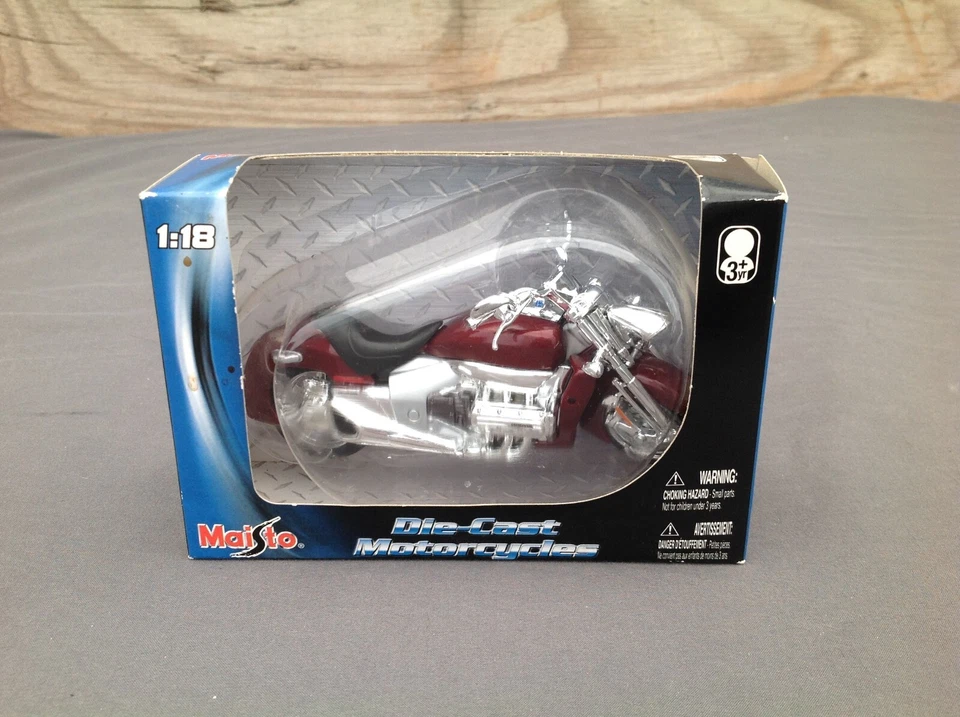 Maisto Honda CBR 600 F4 Motorcycle 1/18 Scale Die Cast Model