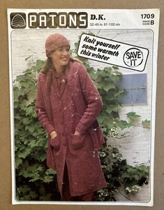 LADIES DK LONG COAT CARDIGAN SCARF & HAT VTG KNITTING PATTERN 32”-40” 1709 - Picture 1 of 2