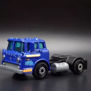 Modello Diorama Diecast Ford C900 Coe Rig Truck Viola 1:64 MB Scala 1963-1990 - Foto 1 di 7