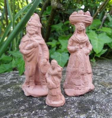 3 ANCIENS SANTONS DE PROVENCE EN TERRE CUITE BRUTE - 9 cm et 4,5 cm - Photo 1/4