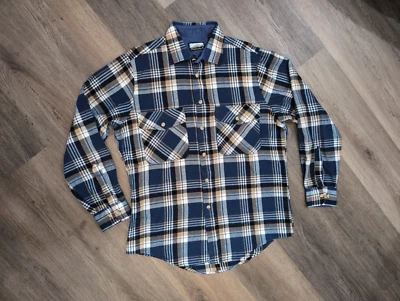 EUC Fieldmaster Flannel Shirt Men's Sz M Blue Tan Plaid Double Pocket Button Up - Image 1 of 4