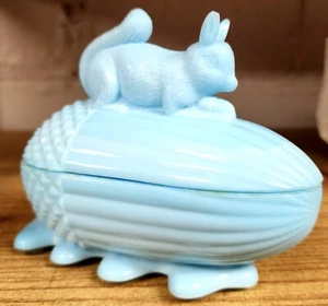 Blau Glas Französisch Portieux Vallerysthal Eichhörnchen & Eichel 2 Stück bedeckt Schale - Bild 1 von 6