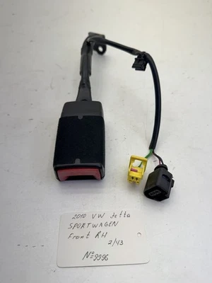 2010-2014 Volkswagen Jetta Sportwagen Front Right Seat Belt Buckle OEM. - Image 1 of 4