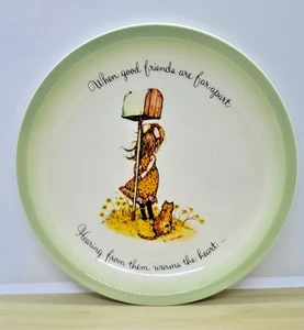 Placa de coleccionista Holly Hobbie 'When Good Friends Are Far Apart' 1971 10,5" - Imagen 1 de 7