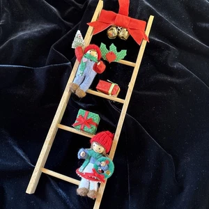 Vintage Junge Mädchen kletternde Holzleiter MCM Weihnachtsgeschenke - Bild 1 von 6