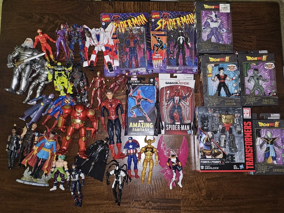 Lote de 33 bonecos de ação: Marvel Legends, Spiderman, Transformers, Dragonball, DC - Imagem 1 de 4