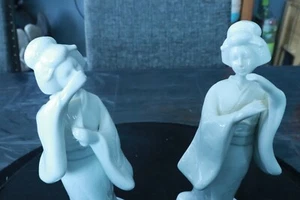 VINTAGE HOMCO 1443 SET OF TWO PORCELAIN DANCING GEISHA FIGURINES - Picture 1 of 12