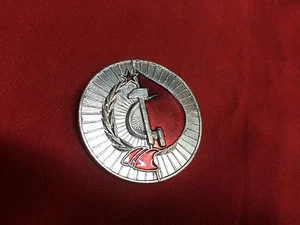 ALBANIA ORDER RED FLAG OF WORK 2 CLASS ALBANIAN ORDER LABOUR RED FLAG MEDAL - Picture 1 of 3
