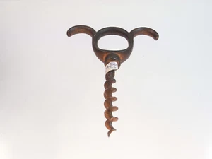 Sacacorchos antiguo hierro finamente decorado alrededor de 1860 - Imagen 1 de 5