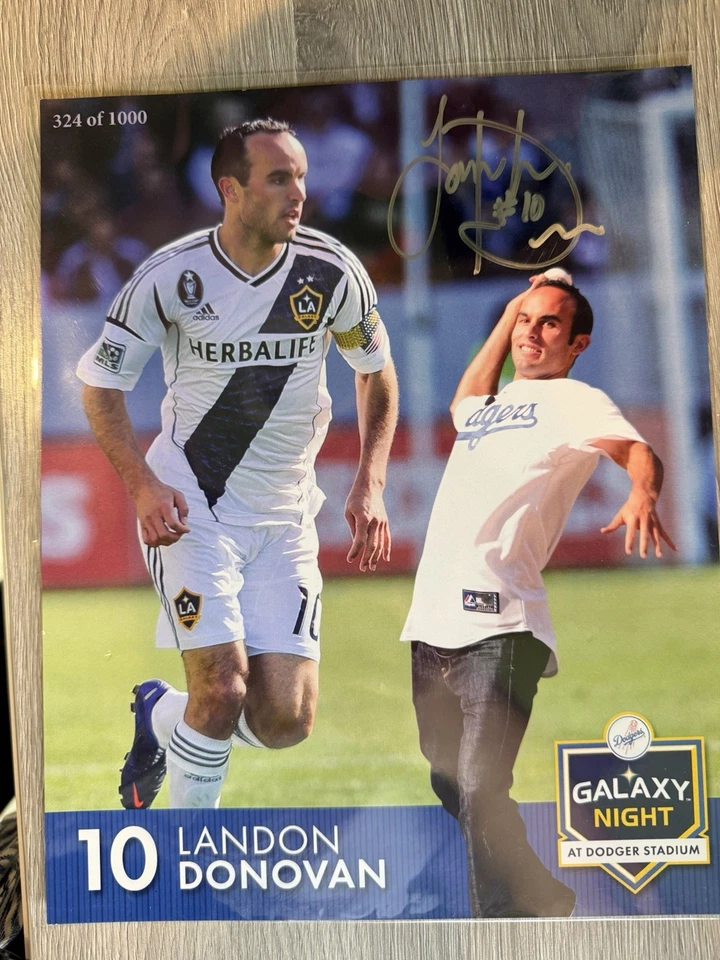 兰登·多诺万亲笔签名 8 x 10 照片,道奇队体育场 2010 年 7 月 11 日的第一场比赛 — 第 1/1 张图片