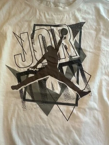 Jordan Logo White Short Sleeve T Shirt Boys Youth XL - Picture 1 of 4