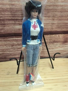Vintage 60er Jahre Midge Bubble Cut mit Schulmädchen Mode Outfit - Bild 1 von 6