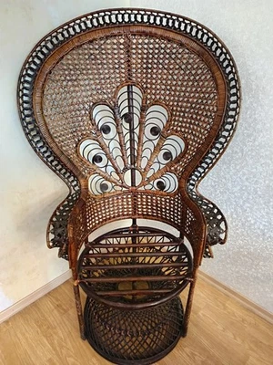 Pfauenthron, Rattansessel, dunkelbraun, sehr guter Zustand. HxBxT 140x90x65  - Bild 1 von 3