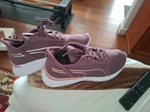 PUMA Ladies Comfort Dusty Pink Sneakers Size 9 BNWBox - Picture 1 of 10