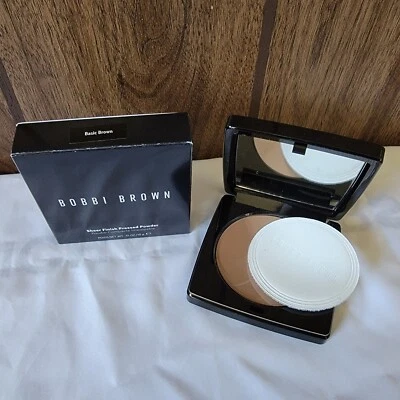 Bobbi Brown Sheer Finish Pressed Powder .35 oz Basic Brown - Image 1 of 3