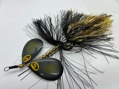 11” Big O Bucktails Double 10 Black Gold Bucktail Spinner Musky Lure - Image 1 of 4