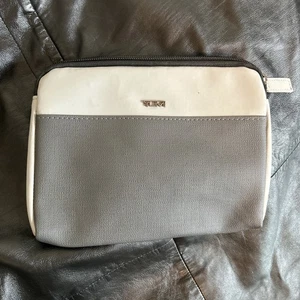 TUMI für Delta kleine persönliche Kulturbeutel Reisetasche Reißverschluss grau 9"x6" - Bild 1 von 3