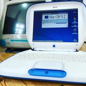 Apple iBook G3 "Clamshell" Indigo (M6411) mit Netzteil - funktionsfähig - Afbeelding 1 van 9