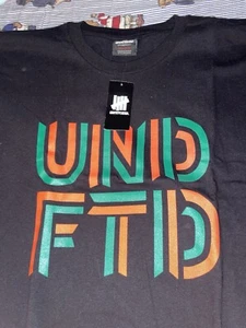 Undefeated Undftd Red Green Font A Tribe Called Quest 2XL Mens T Shirt XXL - Picture 1 of 6