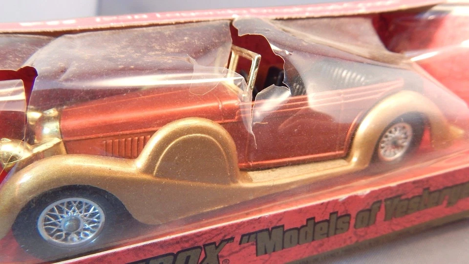 LESNEY MATCHBOX MODELS OF YESTERYEAR Y-11 1938 LAGONDA DROPHEAD COUPE & BOX    - Image 1 of 4