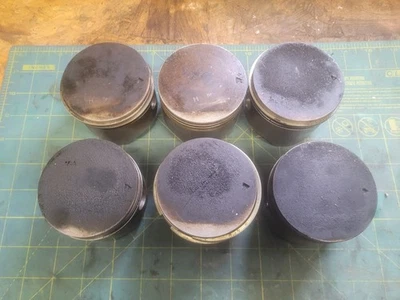 Triumph TR6 Piston Set Of 6, Original Stanpart Flat Top - Image 1 of 4