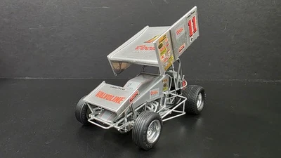 MONOGRAM WORLD OF OUTLAWS SPRINT CAR BUILT 1/24 DC - Image 1 of 4