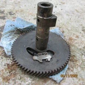 Briggs and Stratton model 23 Engine camshaft - Picture 1 of 9