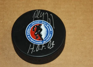 PAUL COFFEY Autographed SIGNED HOCKEY HALL OF FAME PUCK W/HOF 04 BECKETT - Picture 1 of 2