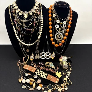 Lote de Joyería Contemporánea Ropa de Trabajo Informal Muchos Firmados Otoño Otoño Neutrales Colores - Imagen 1 de 2