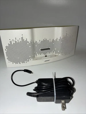 Bose SoundDock XT Speaker Iphone Lightning Connector Model 415209 w/ Power Cord - Image 1 of 4