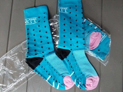 2 PAIRS !  Women Men's Cycling Socks Breathable, anti slip STOCK CLEARANCE. Blue - Image 1 of 4