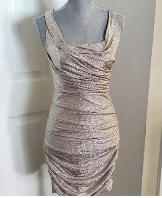 Vestido corto de cóctel Express Gold Shimmer para mujer 8 Foto 1 de 4