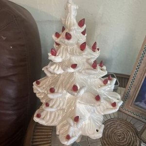 Árbol de Navidad vintage de cerámica blanco con base. 1974/Firmado.Leer Desc - Imagen 1 de 15